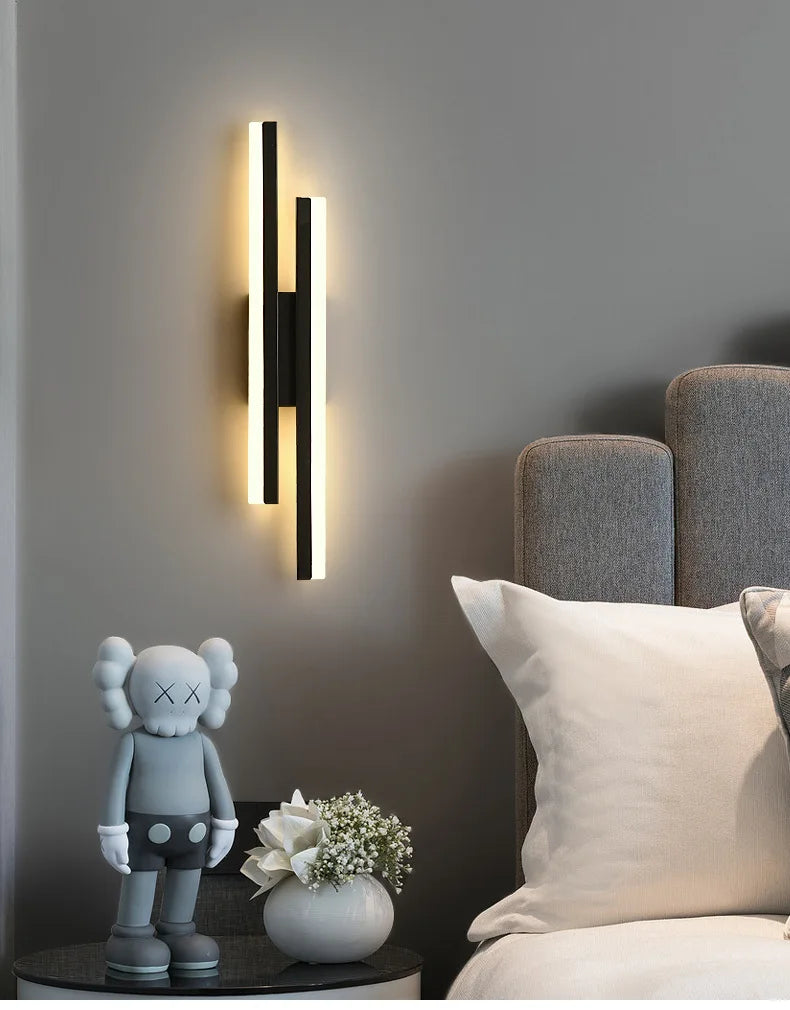 Suavis Vertical Wall Light