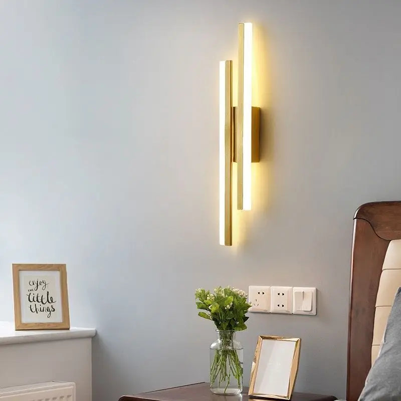 Suavis Vertical Wall Light