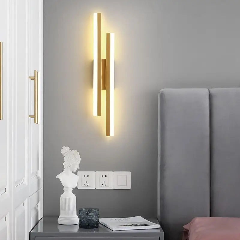 Suavis Vertical Wall Light